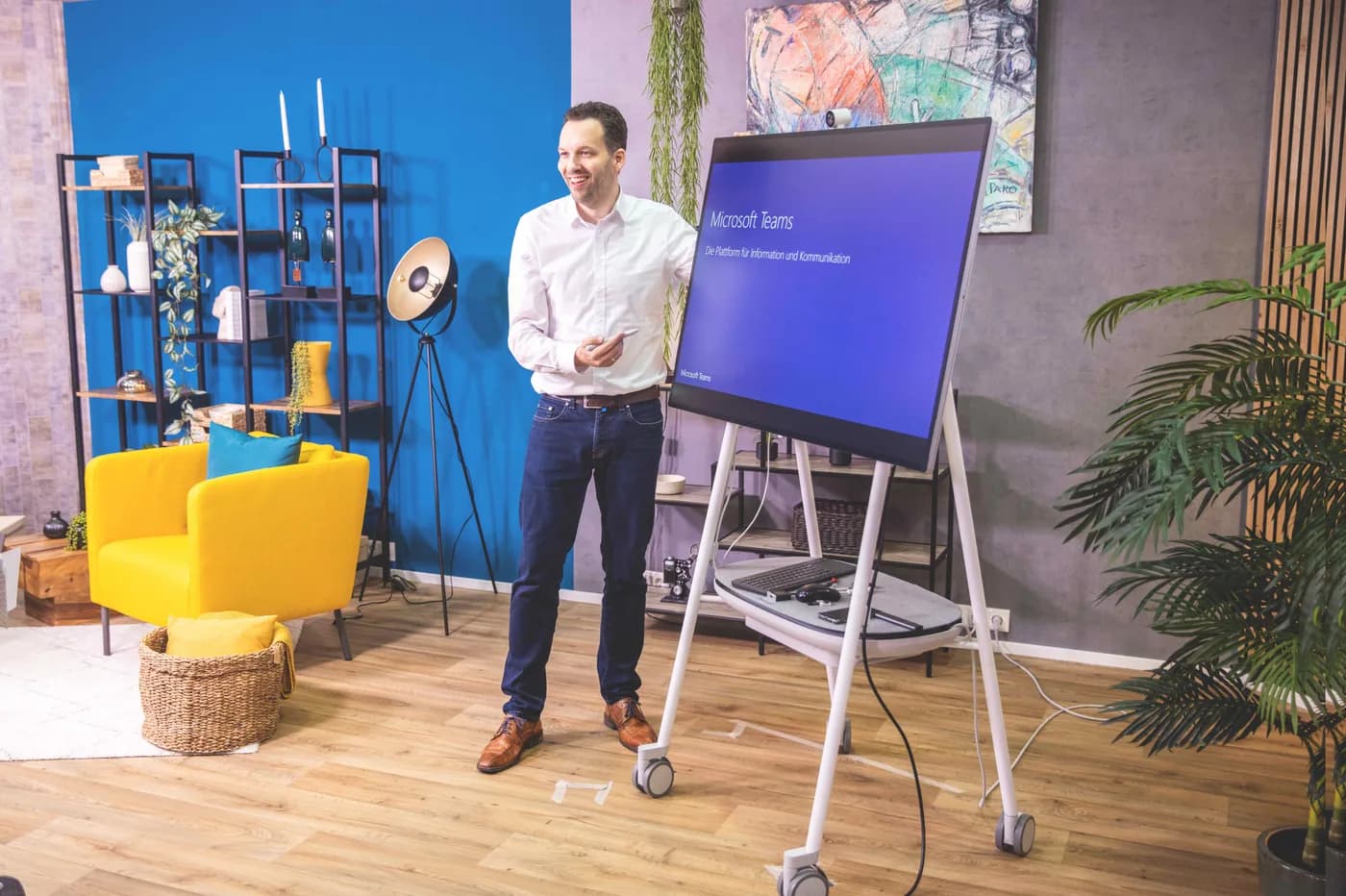 Alexander Eggers in einem Webinar